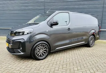 Превозвач Ван Opel Vivaro в Paris Франция